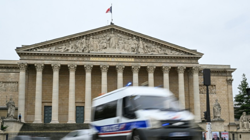 Macron en la encrucijada en Francia: nuevo gobierno, elecciones o dimisi&oacute;n