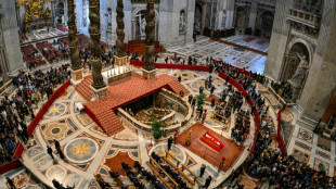 Vatikan: Mehr als 128.000 Menschen haben bislang Abschied vom Papst genommen