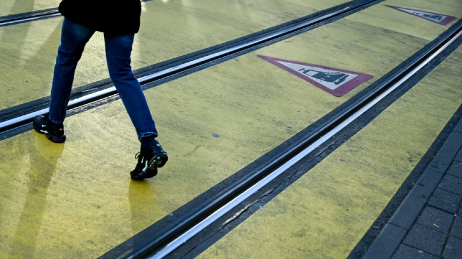 Einj&auml;hrige ger&auml;t unter Stra&szlig;enbahn: Baby in Frankfurt/Oder nur leicht verletzt