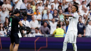 Com gol de Militão, Real Madrid vence Espanyol (2-0) e lidera LaLiga