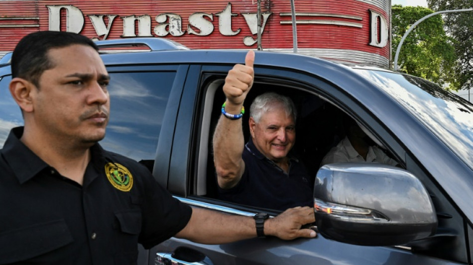 El expresidente paname&ntilde;o Martinelli, acusado de corrupci&oacute;n, inicia la carrera para reelegirse