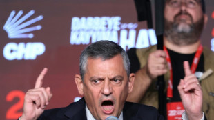 T&uuml;rkischer Oppositionschef &Ouml;zel als CHP-Parteivorsitzender wiedergew&auml;hlt