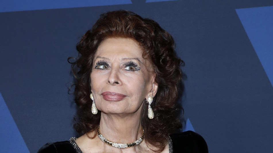 Sophia Loren, 'Valentino ti porter&ograve; sempre con me'