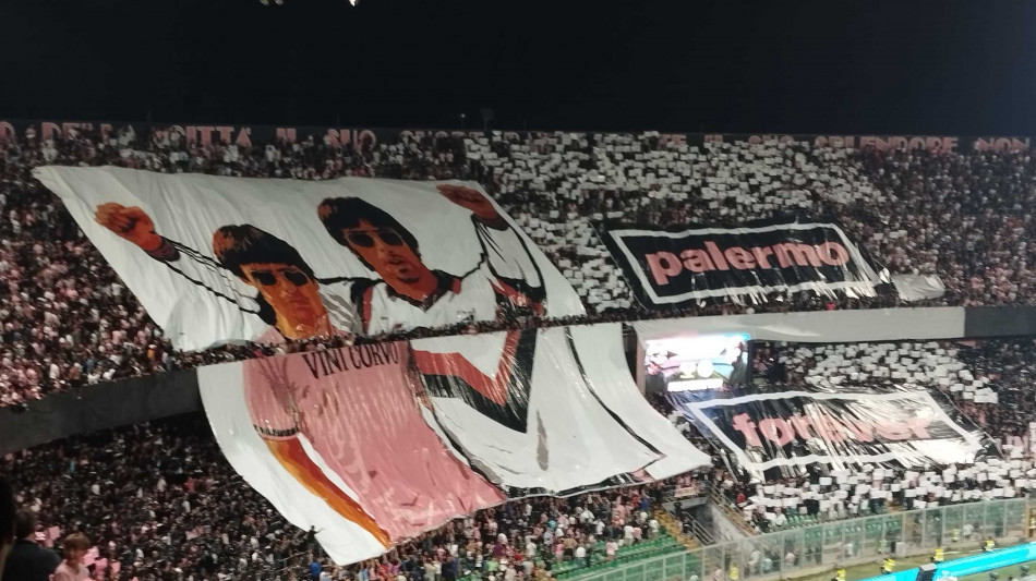 Manchester City batte 3-0 il Palermo, doppietta Reijnders