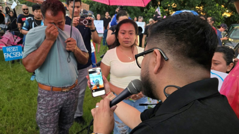 Manifestantes reclaman liberaci&oacute;n de migrantes detenidos en Texas