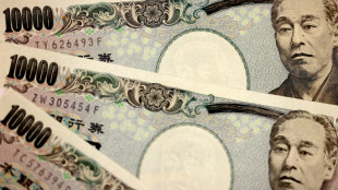 El yen japon&eacute;s cae frente al d&oacute;lar a su nivel m&aacute;s bajo en 20 a&ntilde;os