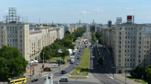 Gericht untersagt Schrauben an denkmalgeschützen "Zuckerbäckerbauten" in Berlin