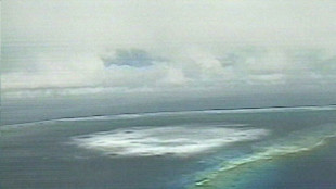 Les Polyn&eacute;siens dubitatifs face aux r&eacute;sultats d'une &eacute;tude sur les essais nucl&eacute;aires