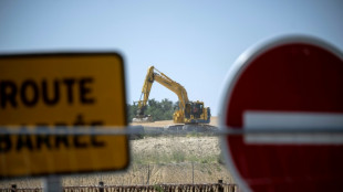 Sur le chantier de l'A69, reprise des travaux timide et sous surveillance polici&egrave;re