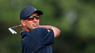 Scott's 'old-man par golf' has him in the hunt at US Open