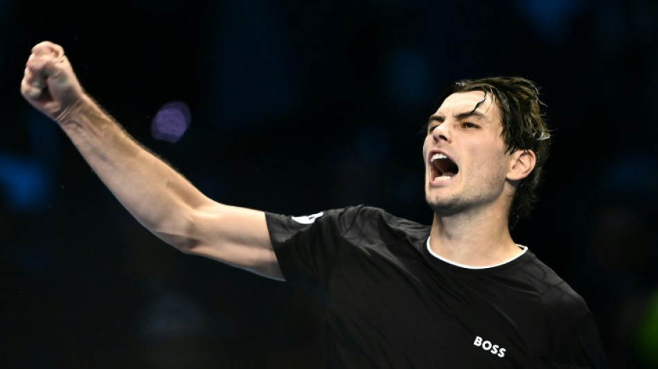 Fritz derruba Zverev e vai &agrave; final do ATP Finals