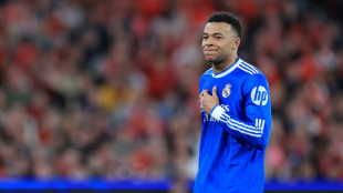 Real Madrid confirma entorse no joelho de Mbapp&eacute;