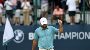 No.1 Scheffler outlasts MacIntyre to win BMW Championship