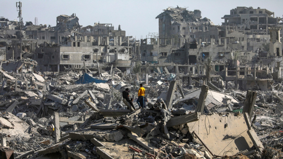 Al Jazeera, 9 persone uccise a Gaza dall'alba