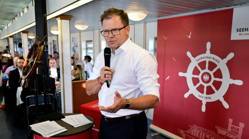 Umweltminister Schneider will mit Extremsegler Herrmann für Meeresschutz werben