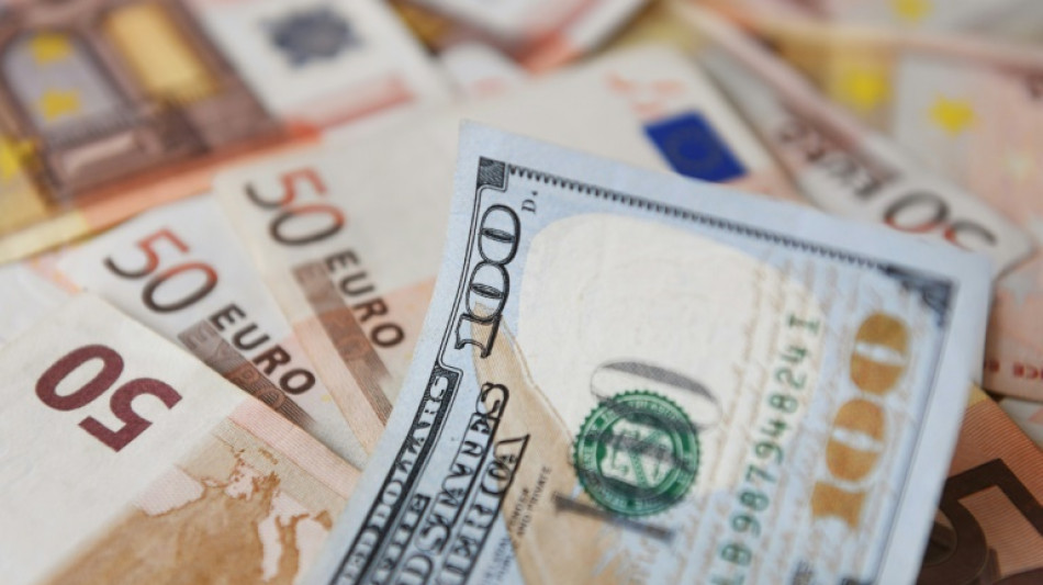 El euro, en su punto m&aacute;s bajo frente al dolar en 20 a&ntilde;os