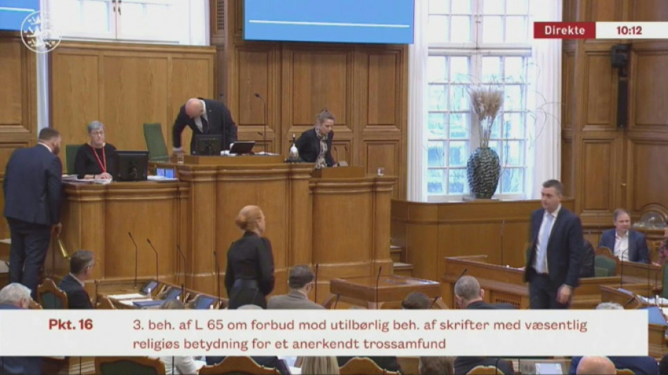 Dinamarca pro&iacute;be queima de exemplares do Alcor&atilde;o