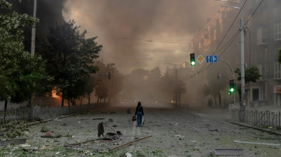 R&uacute;ssia amea&ccedil;a Kiev com novos ataques e pede que estrangeiros deixem a cidade
