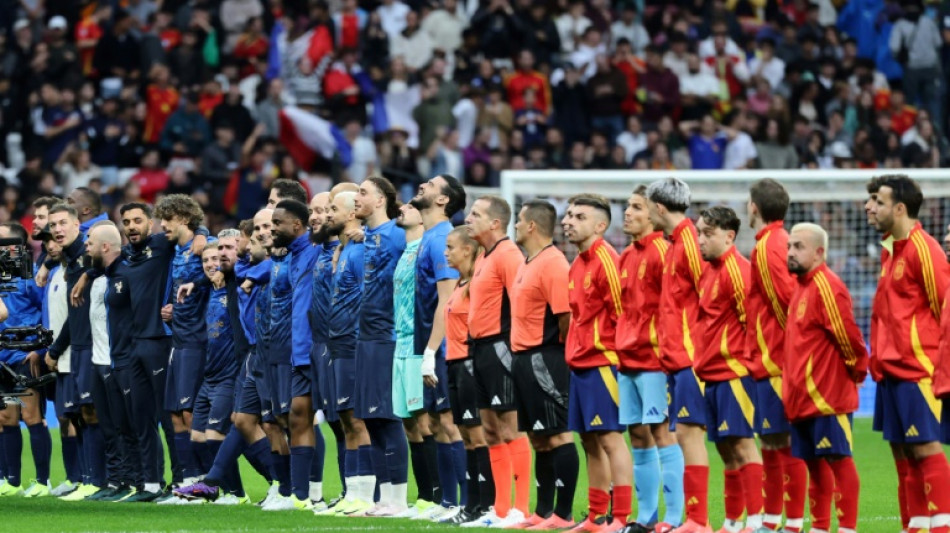 Jogo de futebol entre 'streamers' em Madri &eacute; paralisado por insultos racistas