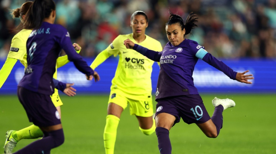 Marta &eacute; campe&atilde; pema 1&ordf; vez da liga americana com o Orlando Pride