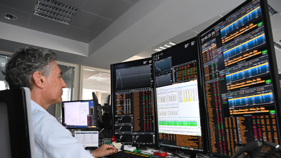 Borsa: Milano prosegue in rialzo con le banche, corre Amplifon