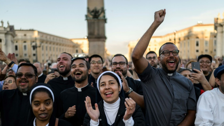 La plaza de San Pedro se rinde ante su nuevo papa Le&oacute;n XIV