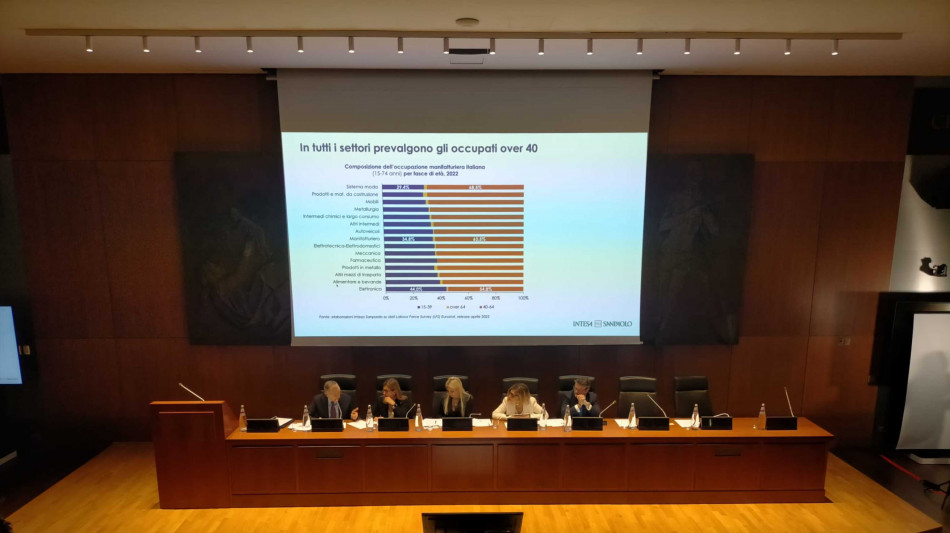 Intesa Sanpaolo, 'flessibilit&agrave; chiave per le aziende del futuro'