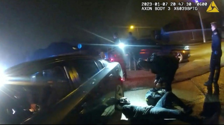 Videos de Memphis: patadas, pu&ntilde;etazos y el clamor de "&iexcl;mam&aacute;&iexcl;" de la v&iacute;ctima