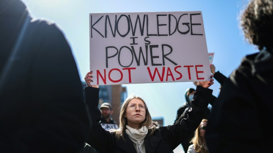 Investigadores de EEUU ante la disyuntiva de quedarse o marcharse lejos de Trump