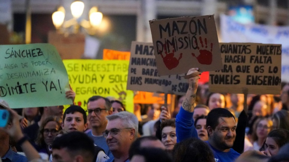 &Uuml;berflutungen in Spanien: Mehr als 130.000 Menschen demonstrieren gegen Krisenmanagement