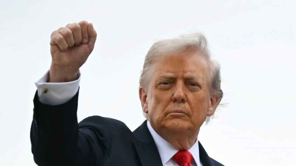 Trump afirma que EUA 'eliminou' três embarcações venezuelanas