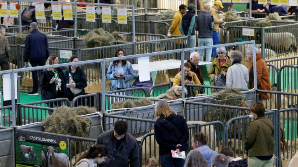 Le 62e Salon de l'agriculture s'ach&egrave;ve, bien moins fr&eacute;quent&eacute; et marqu&eacute; par la crise agricole