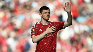 Andy Robertson troca Liverpool pelo Tottenham