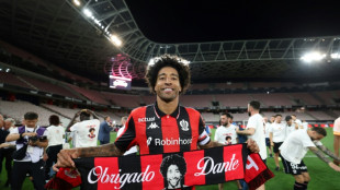 Rec&eacute;m-aposentado, Dante inicia carreira de t&eacute;cnico na equipe B do Bayern de Munique