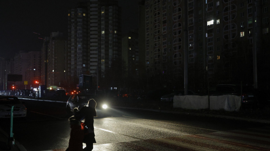 Kiev, 5 feriti in attacco con droni e missili sulla capitale