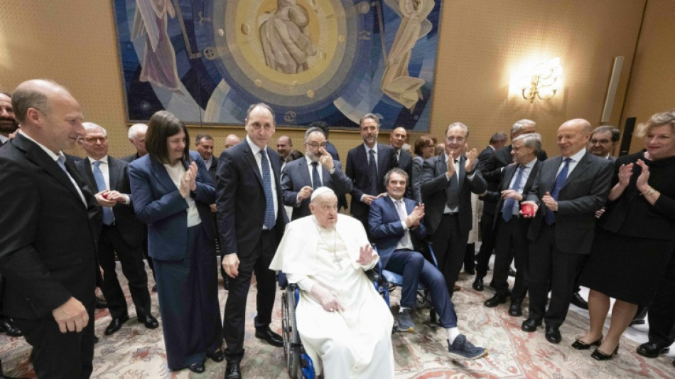 El papa recibi&oacute; y agradeci&oacute; al personal del hospital donde fue atendido