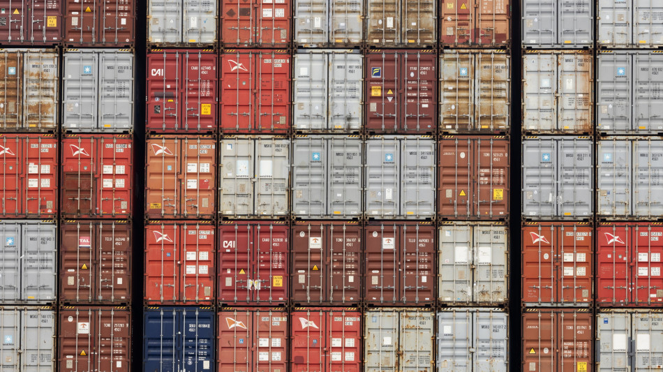 Istat, 60% import strategico da Paesi a rischio medio o alto