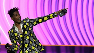 Le jazzman Jon Batiste et la r&eacute;v&eacute;lation Olivia Rodrigo prim&eacute;s aux Grammy Awards