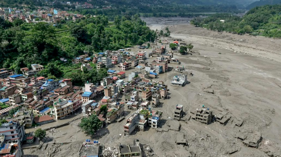 Beh&ouml;rden: Nach &Uuml;berschwemmungen in Nepal 384 Touristen vermisst