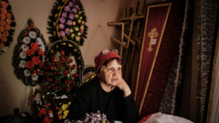 Antonina pasa la guerra en Ucrania entre crucigramas y ata&uacute;des