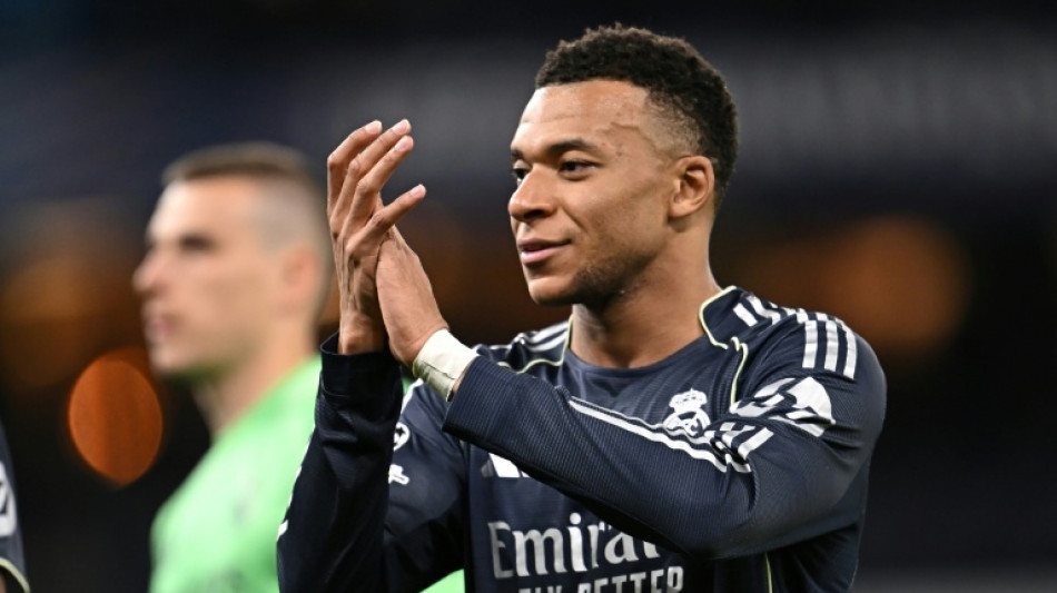 Mbapp&eacute; nega que m&eacute;dicos do Real Madrid tenham examinado seu joelho errado