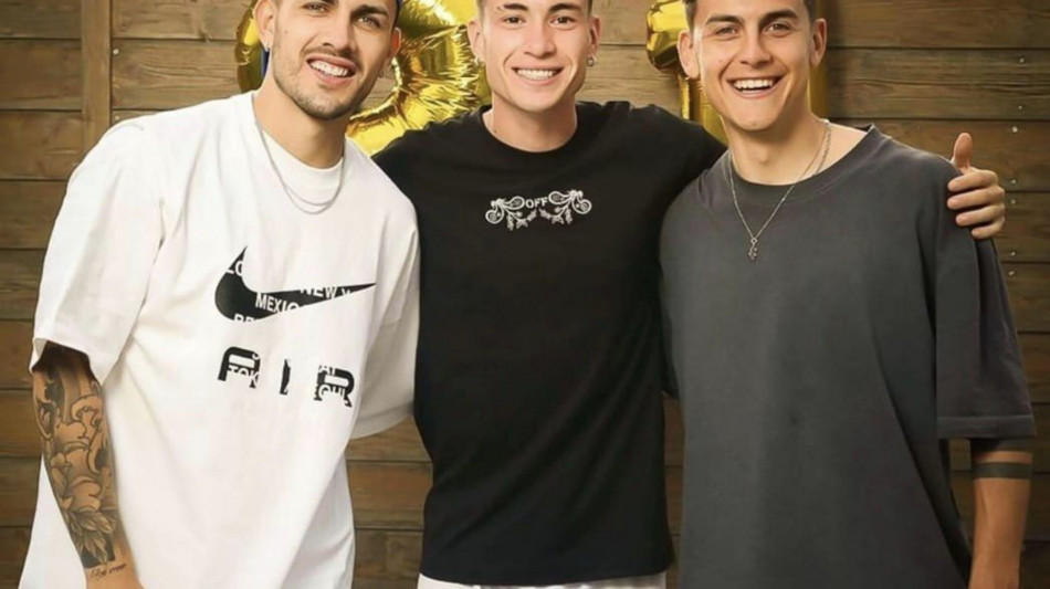 Soul&eacute; compie 21 anni, festa con i connazionali Dybala e Paredes