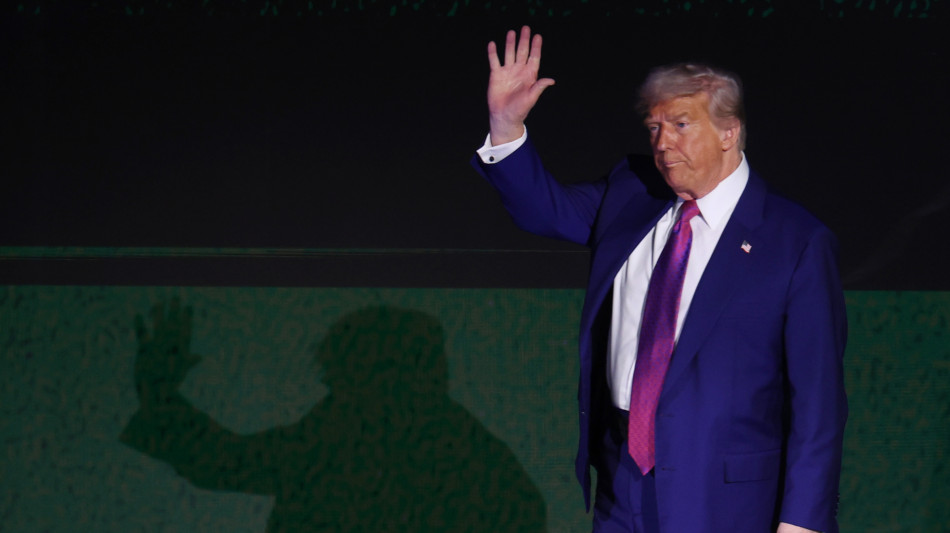 Trump vede presidente siriano Jolani, 'fai pace con Israele'