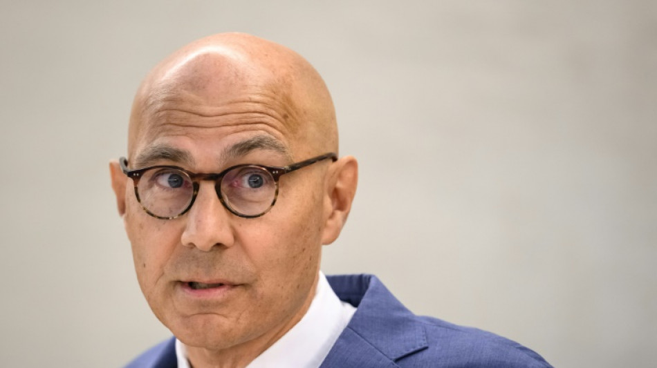 Mundo caminha para 'futuro dist&oacute;pico', alerta comiss&aacute;rio dos direitos humanos da ONU