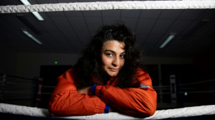 Sadaf Khadem, boxeuse pionni&egrave;re, pr&ocirc;ne d'autres formes de contestation en Iran