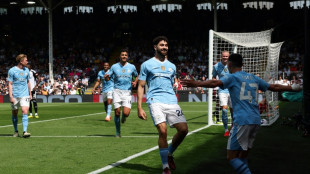 City goleia Fulham e aumenta press&atilde;o sobre o Arsenal