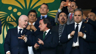 FIFA acusa a UEFA de tramar una "campa&ntilde;a de desprestigio"