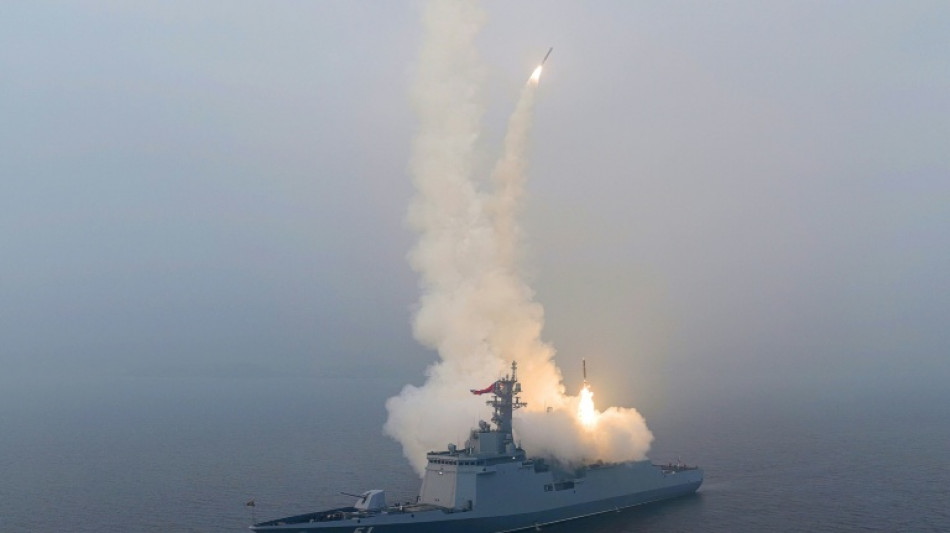 El l&iacute;der norcoreano afirma que est&aacute; equipando a su marina con armas nucleares