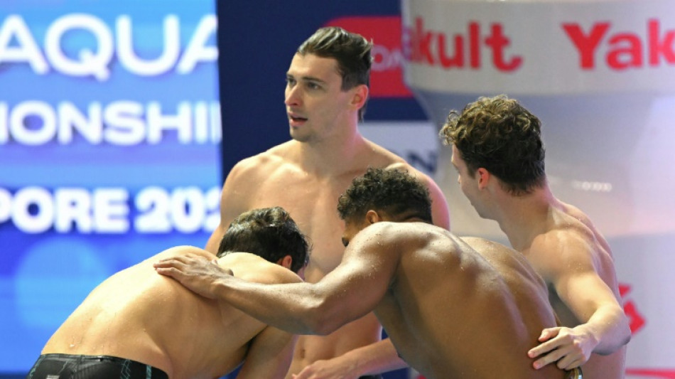 Mondiaux de natation: Léon Marchand et les Bleus terminent en beauté 
