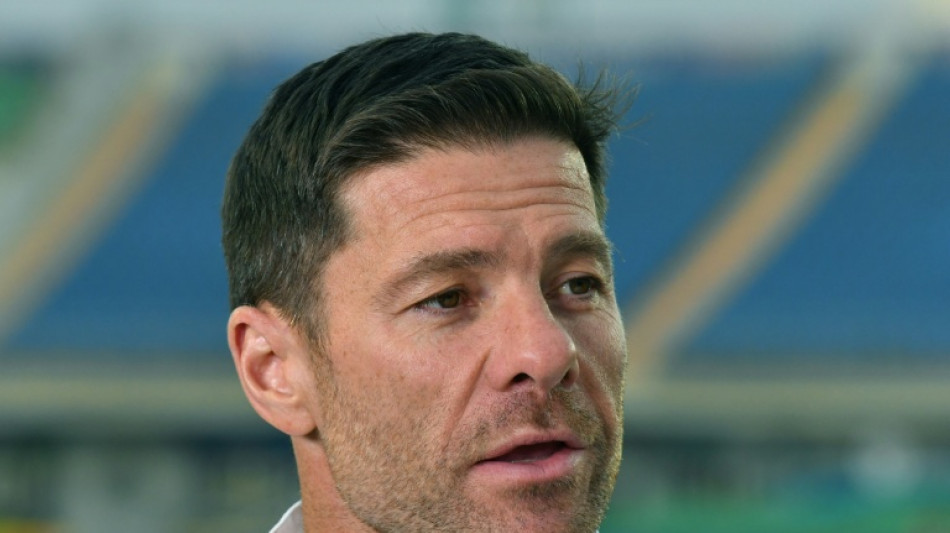 Xabi Alonso: 'Nenhum jogador me disse que n&atilde;o quer jogar em uma posi&ccedil;&atilde;o'